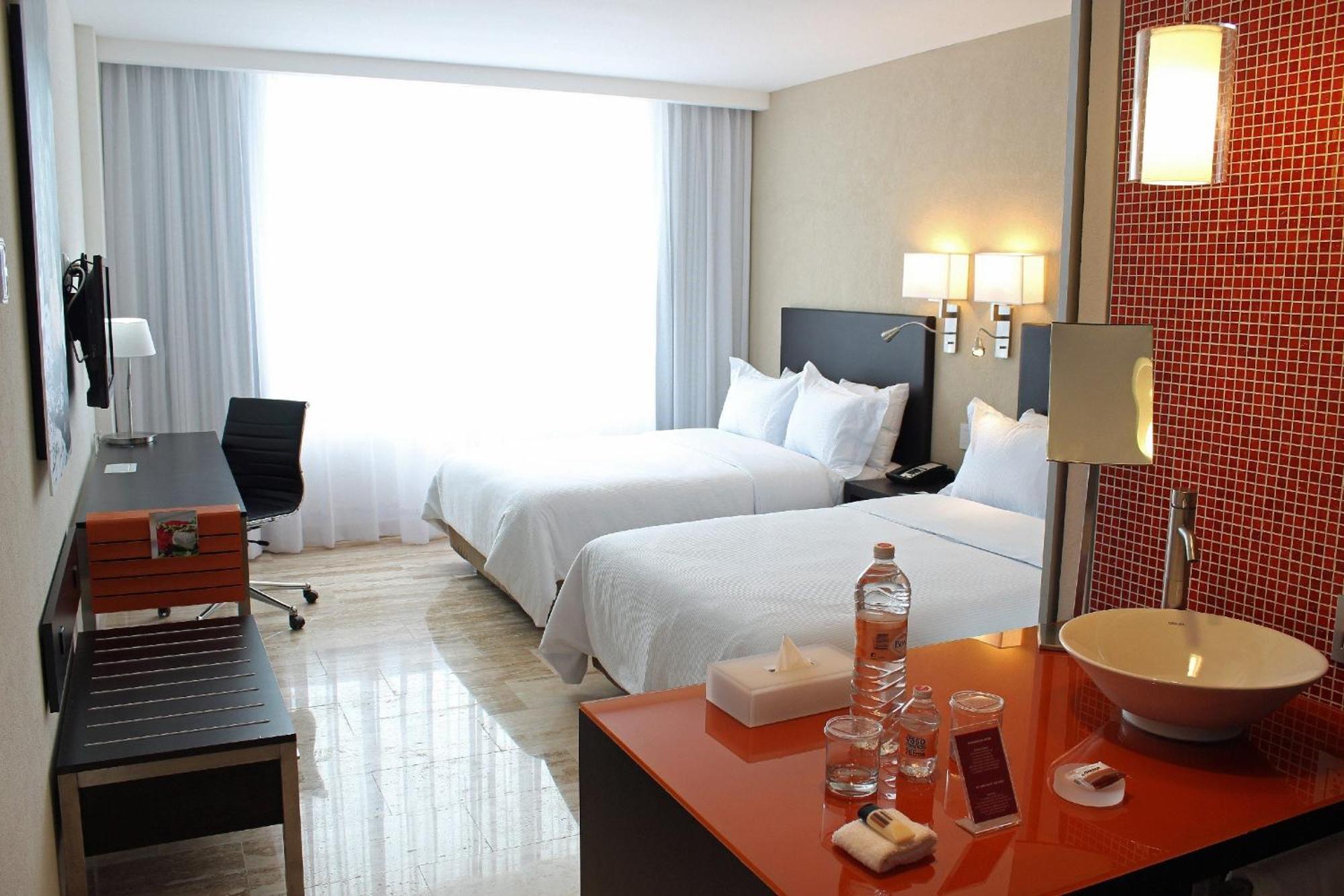 San Nicolás de los Garzas Fiesta Inn Monterrey La Fe מראה חיצוני תמונה
