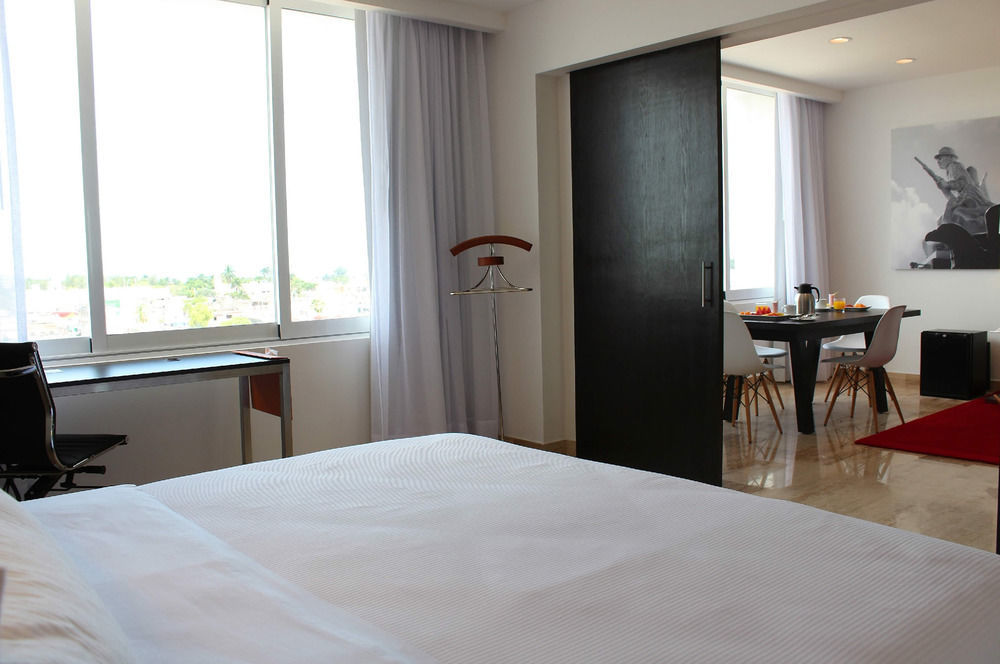 San Nicolás de los Garzas Fiesta Inn Monterrey La Fe מראה חיצוני תמונה
